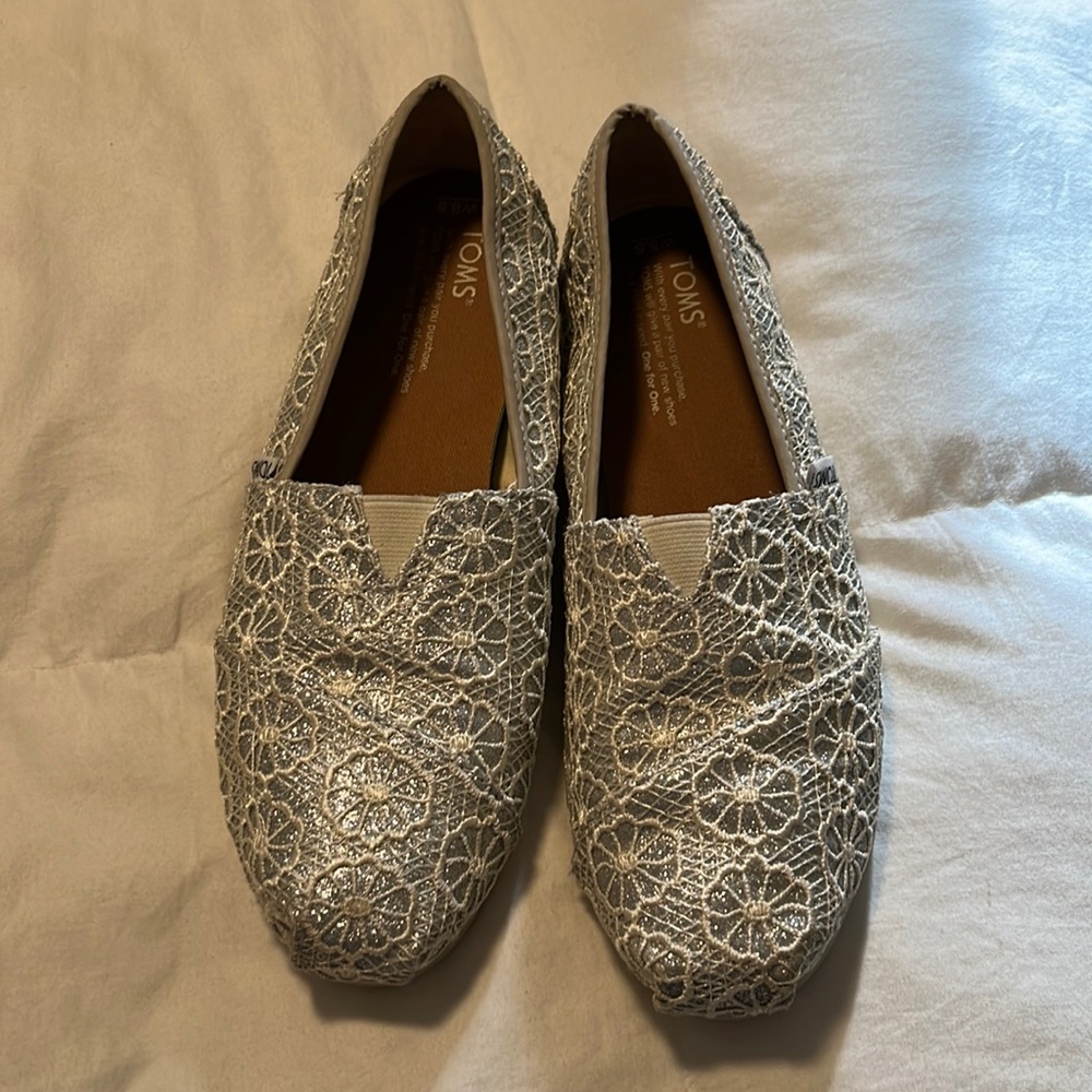 TOMS shoes